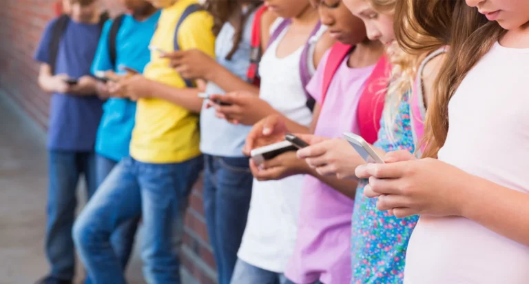 Should kids have cell phones debate uni